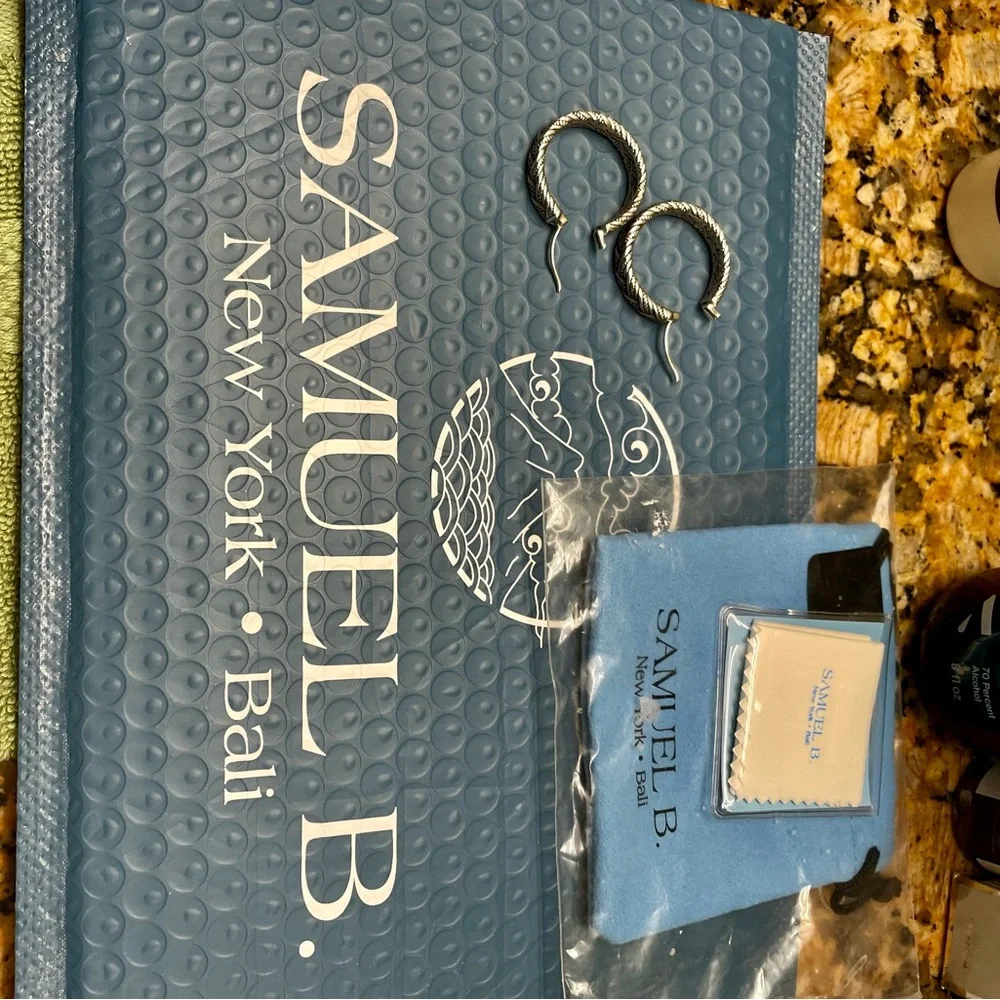 Samuel B 925 sterling silver hoop 1” earrings & all extra items for pierced ears - Picture 2 of 4